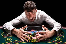 Filipino player using ajili sports betting on a mobile phone browser
